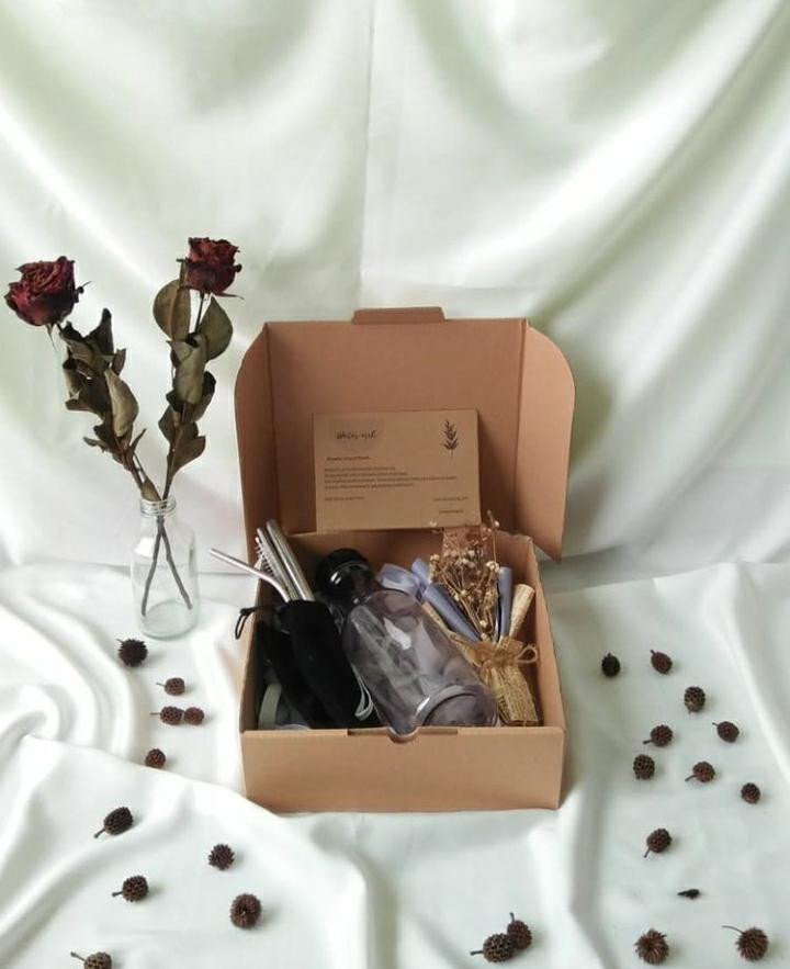 Varian Hampers