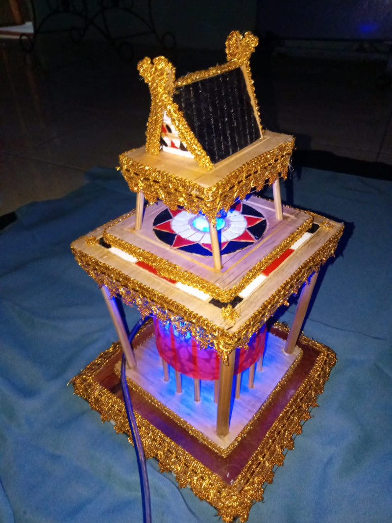 Lampu Hias Rumah Adat